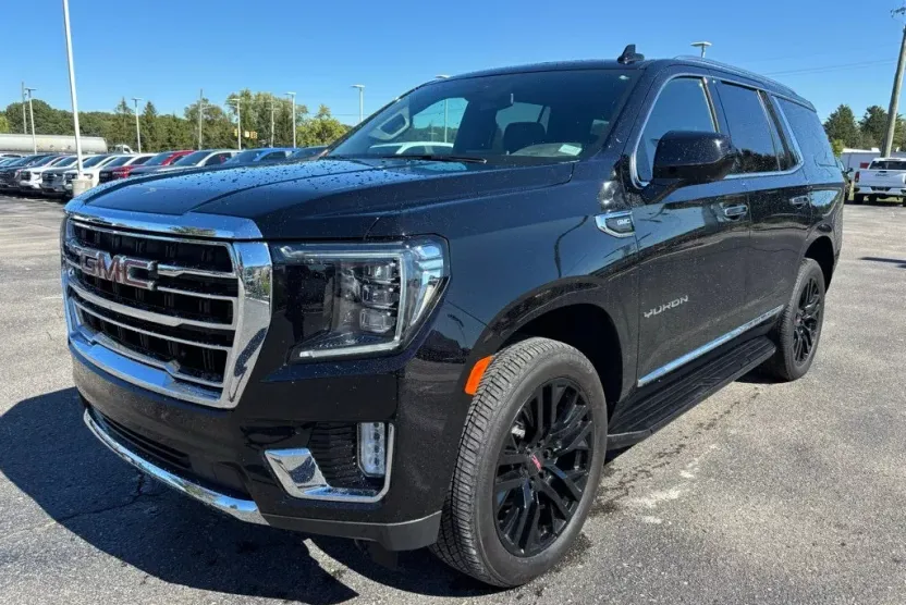2023 Gmc Yukon SLT photo 1