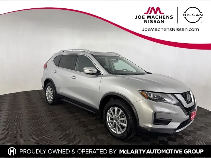 2018 Nissan Rogue SV photo 1