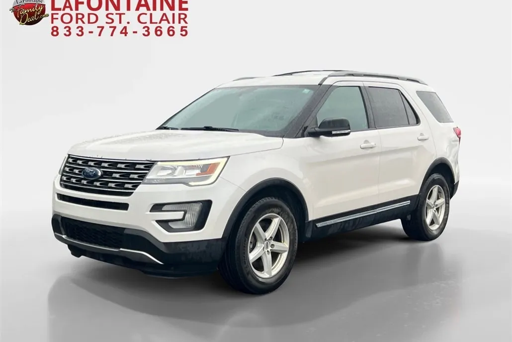 2017 Ford Explorer XLT photo 1
