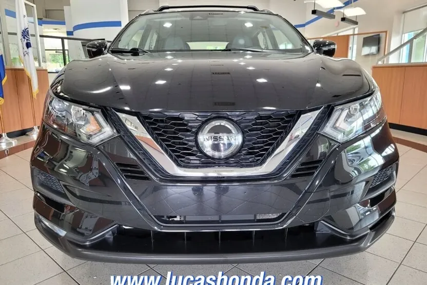 2022 Nissan Rogue Sport SV photo 1