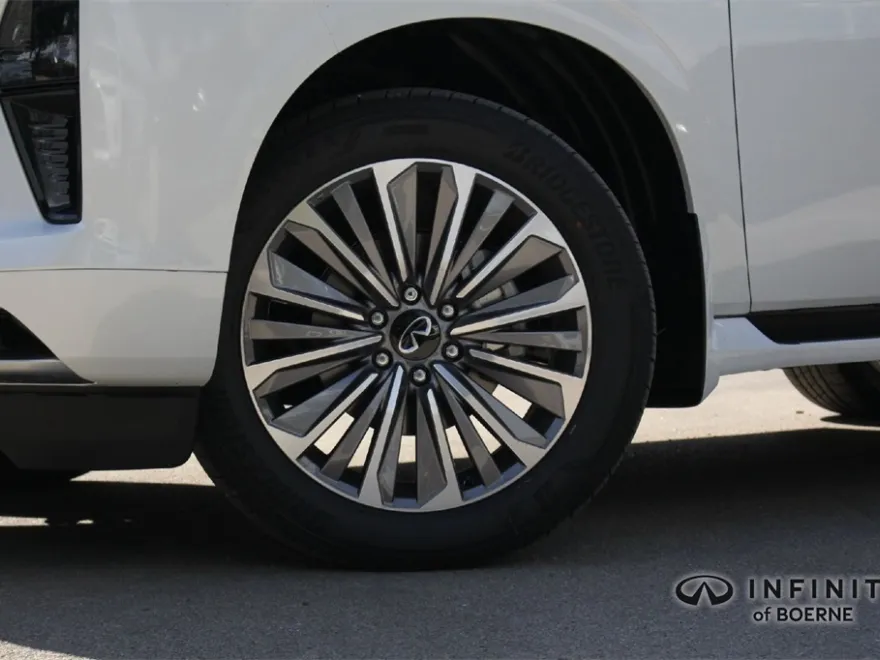 2026 Infiniti QX80 Luxe photo 1