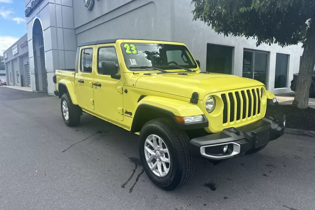 2023 Jeep Gladiator Sport S photo 1