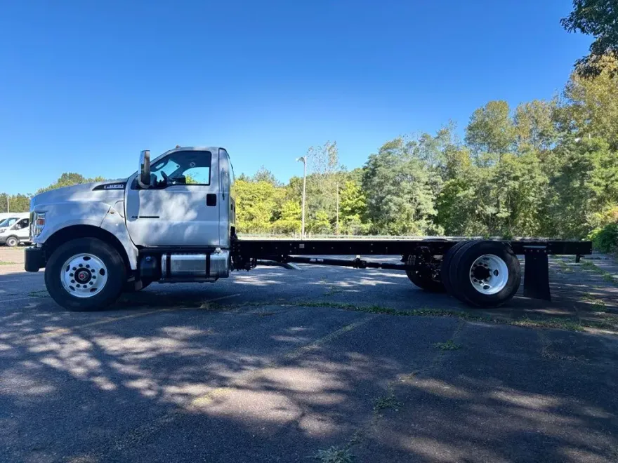 2026 Ford F-650 photo 1