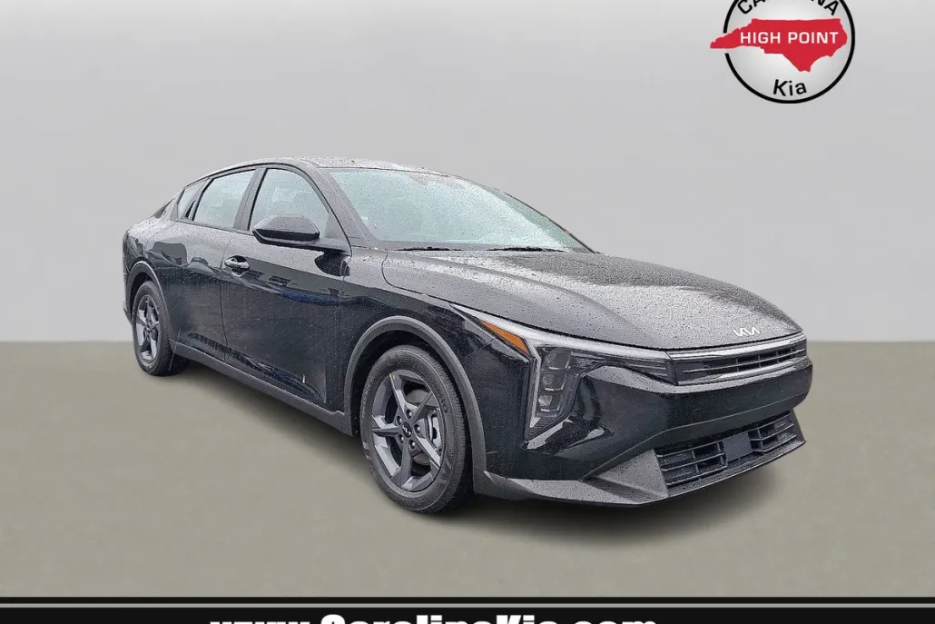 2025 Kia K4 LXS photo 1