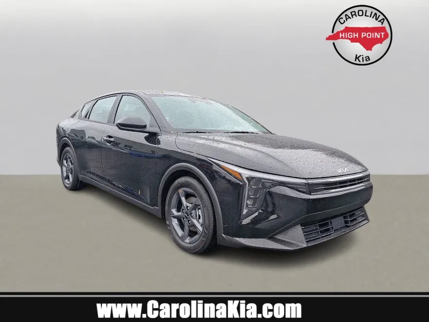 2025 Kia K4 LXS photo 1
