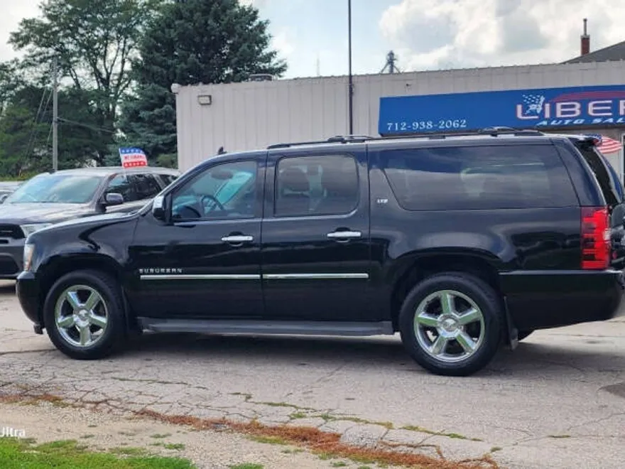 2013 Chevrolet Suburban LTZ photo 1