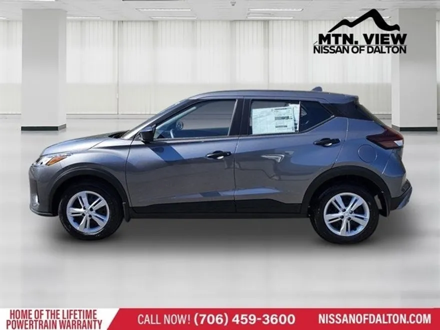 2025 Nissan Kicks Play S photo 1