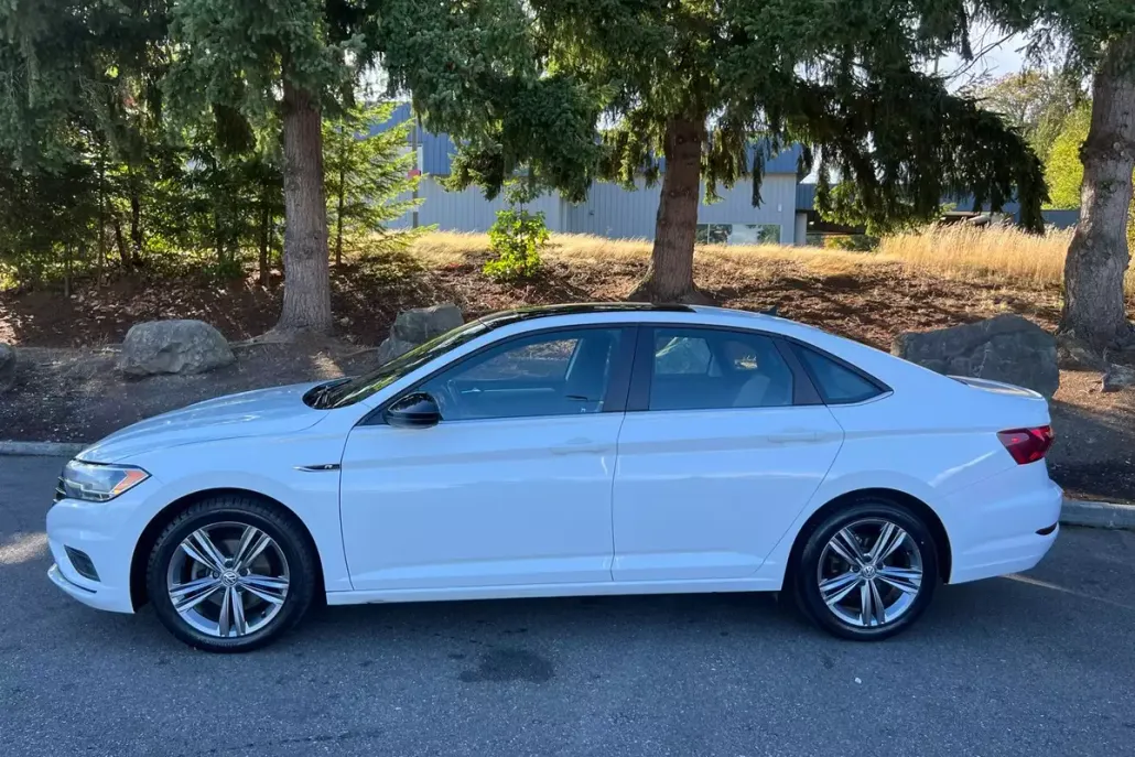 2020 Volkswagen Jetta R-Line photo 1
