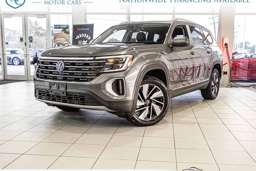 2024 Volkswagen Atlas SEL photo 1