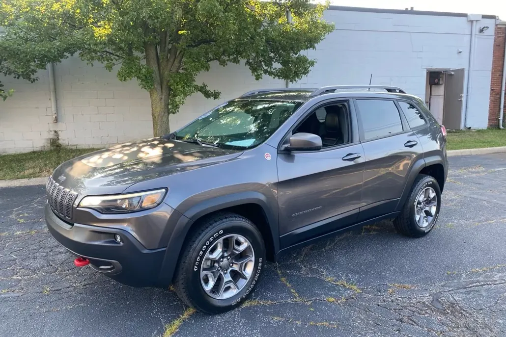 2019 Jeep Cherokee Overland photo 1