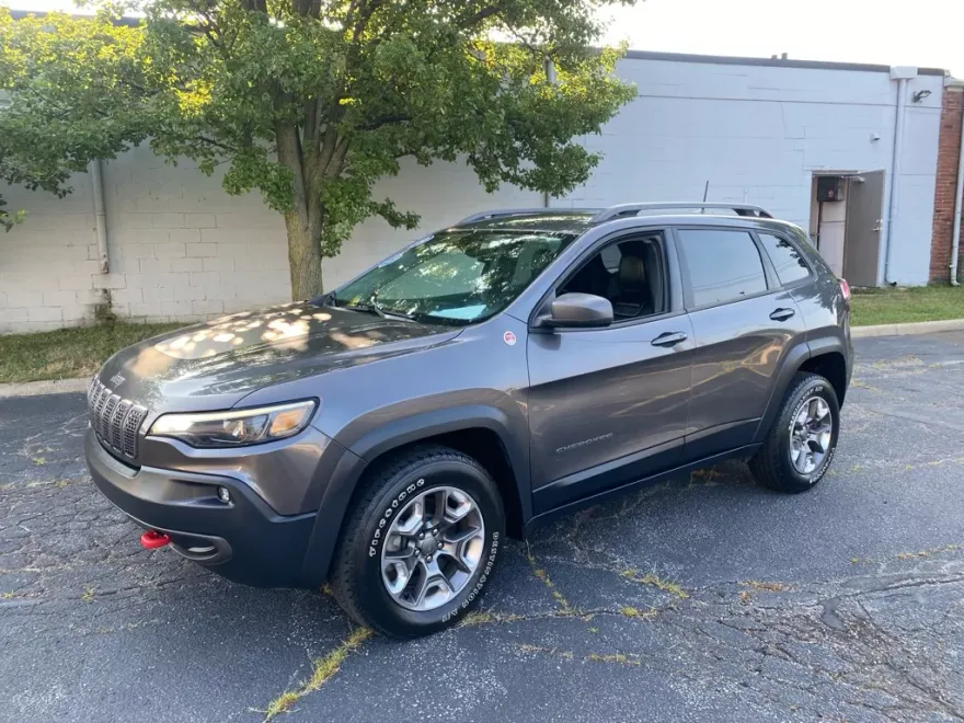 2019 Jeep Cherokee Overland photo 1