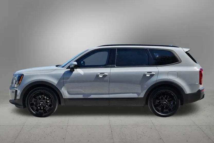 2022 Kia Telluride SX photo 1