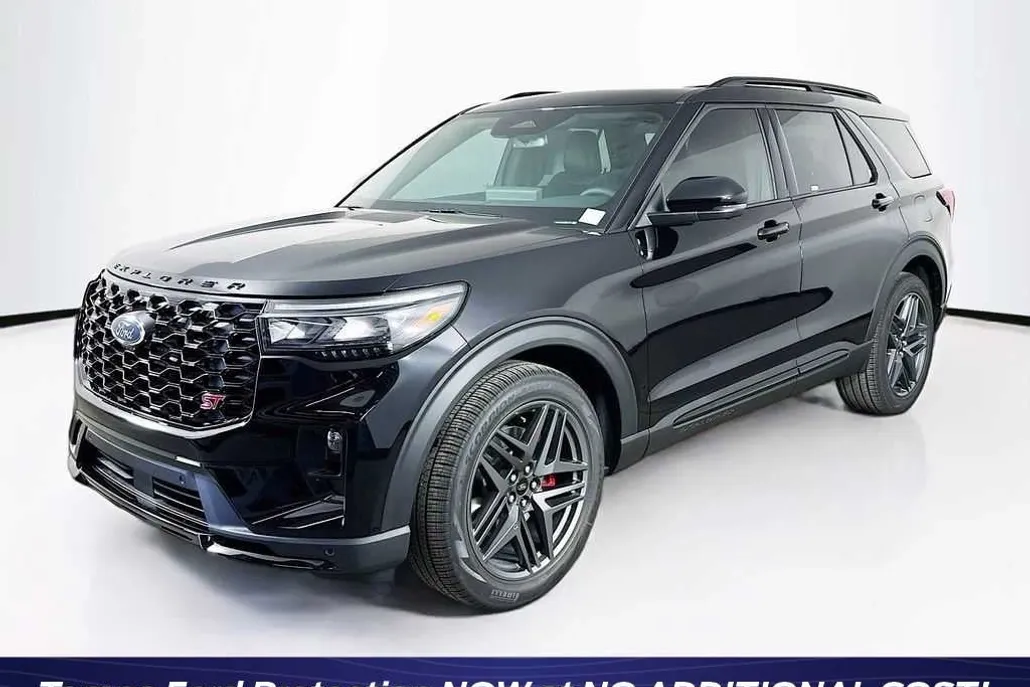 2025 Ford Explorer ST photo 1