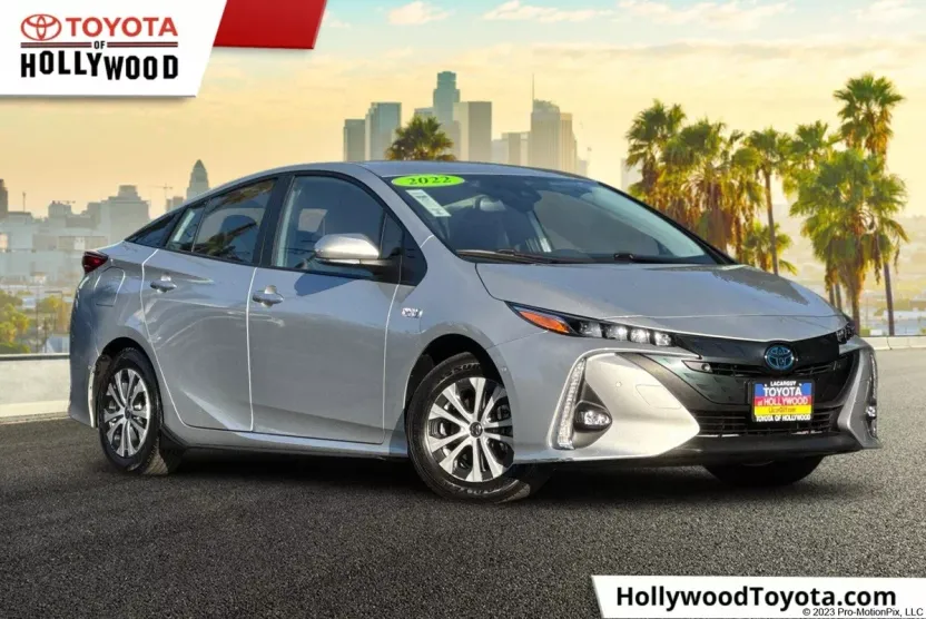 2022 Toyota Prius Prime Limited photo 1