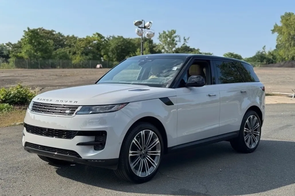 2025 Land Rover Range Rover Sport SE photo 1