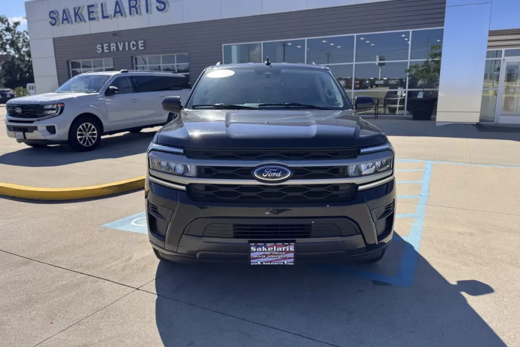 2024 Ford Expedition MAX XLT photo 1