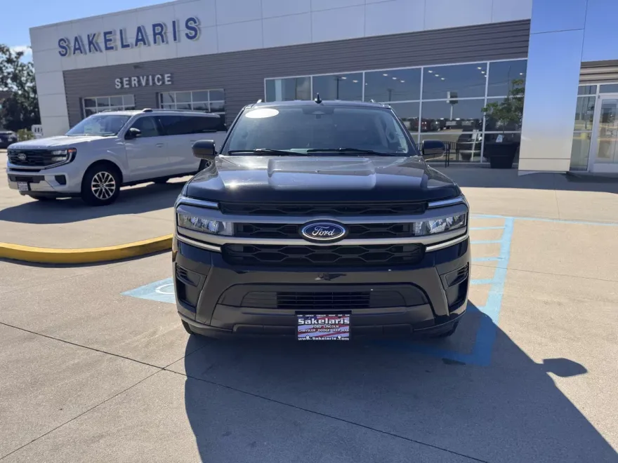 2024 Ford Expedition MAX XLT photo 1