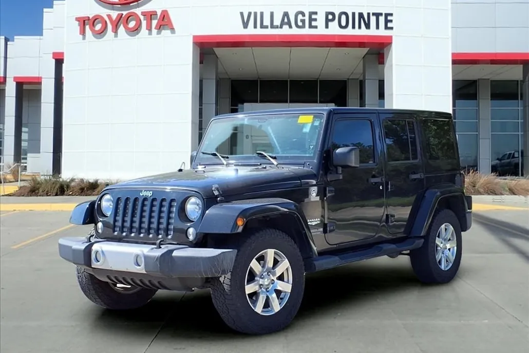 2015 Jeep Wrangler Unlimited Sahara photo 1