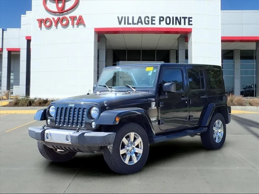 2015 Jeep Wrangler Unlimited Sahara photo 1