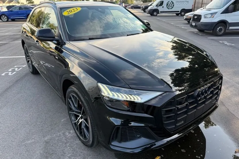 2023 Audi Q8 55 Premium Plus photo 1