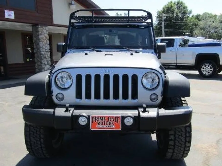 2014 Jeep Wrangler Rubicon photo 1