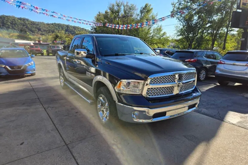2016 Ram 1500 Laramie photo 1