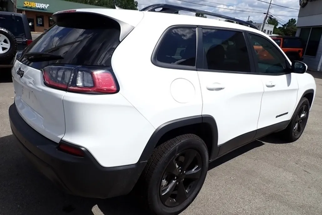 2020 Jeep Cherokee Altitude photo 1