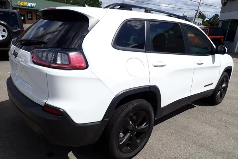 2020 Jeep Cherokee Altitude photo 1