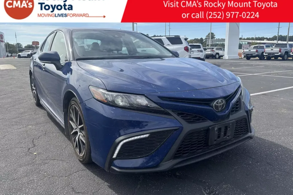 2023 Toyota Camry SE photo 1