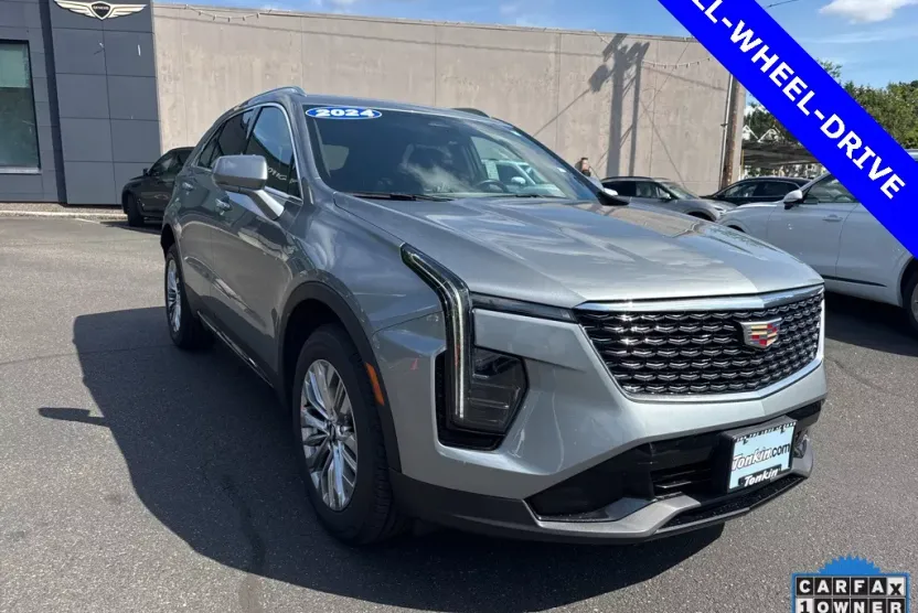 2024 Cadillac XT4 Premium Luxury photo 1