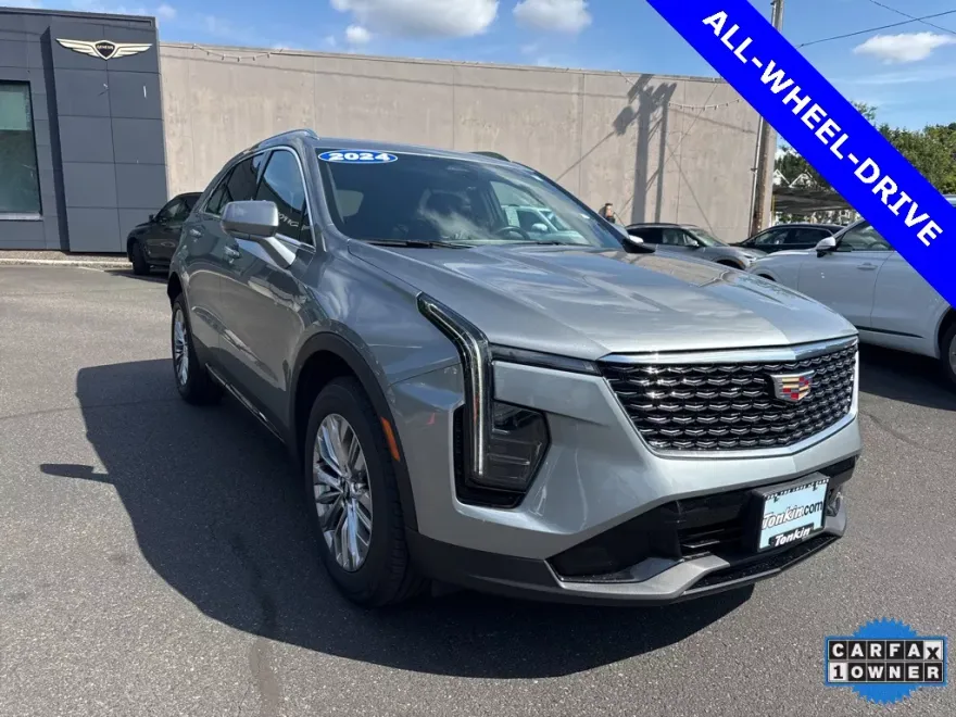 2024 Cadillac XT4 Premium Luxury photo 1