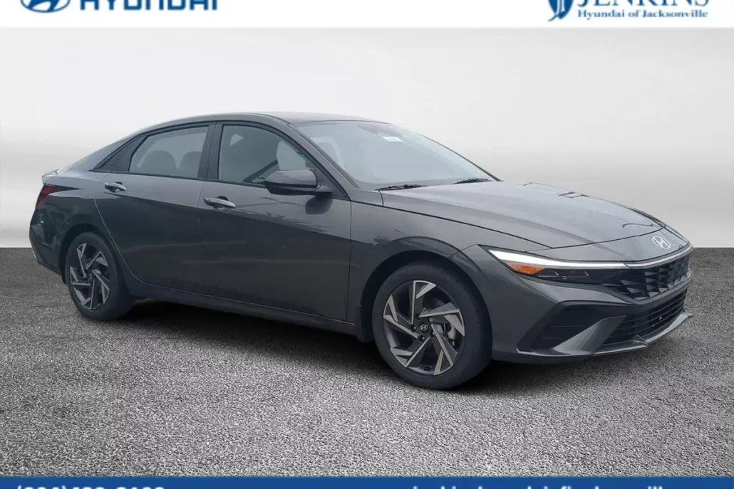 2025 Hyundai Elantra SEL Sport photo 1