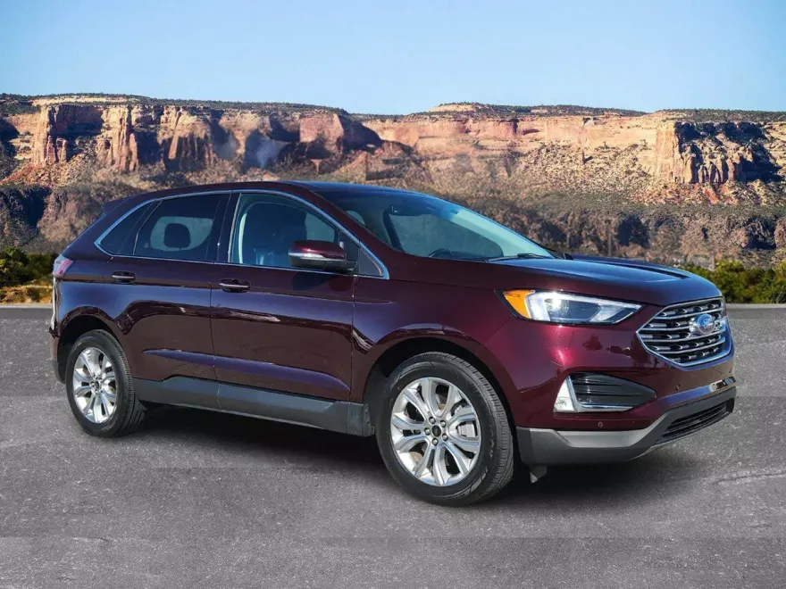 2024 Ford Edge Titanium photo 1