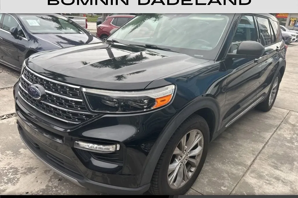 2020 Ford Explorer XLT photo 1