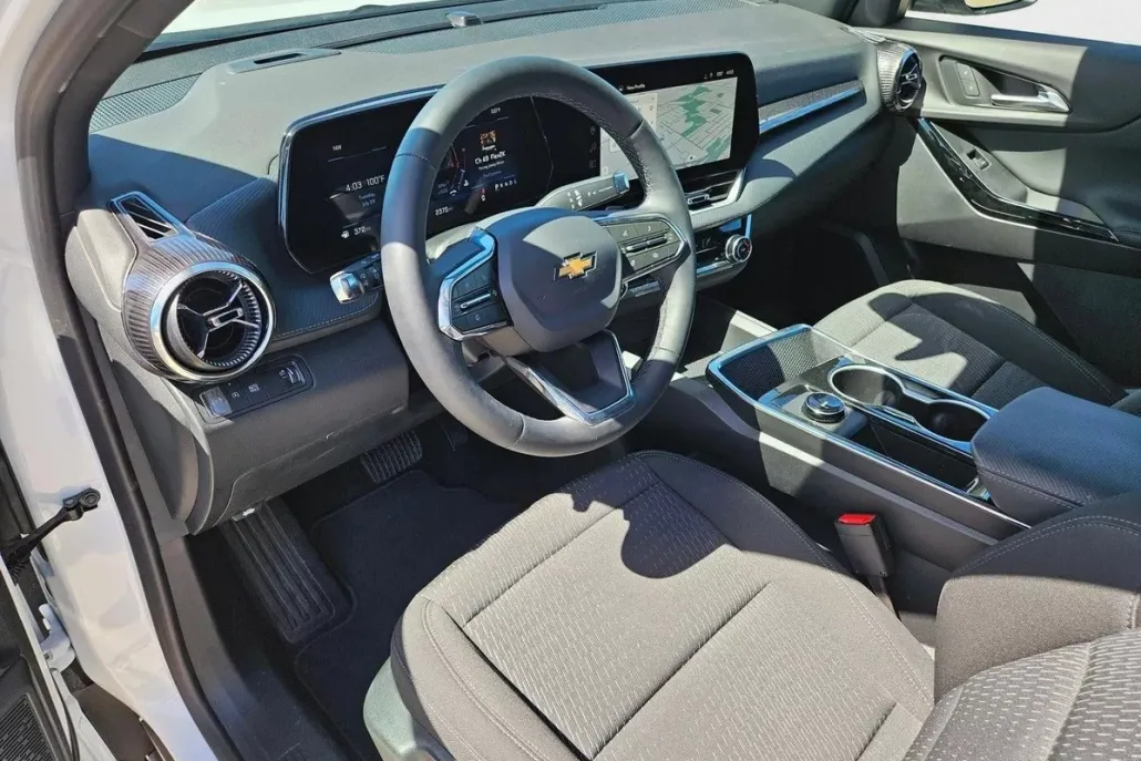 2026 Chevrolet Equinox LT photo 1