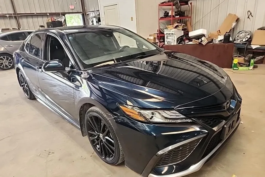 2021 Toyota Camry XSE photo 1