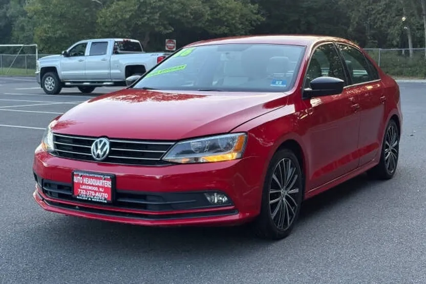 2016 Volkswagen Jetta 1.8T Sport photo 1