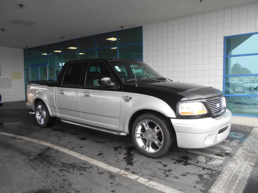 2003 Ford F-150 photo 1