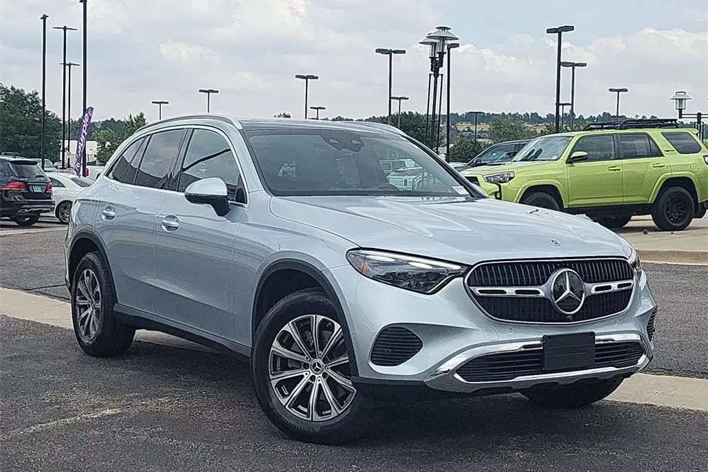 2023 Mercedes Benz GLC 300 4MATIC photo 1