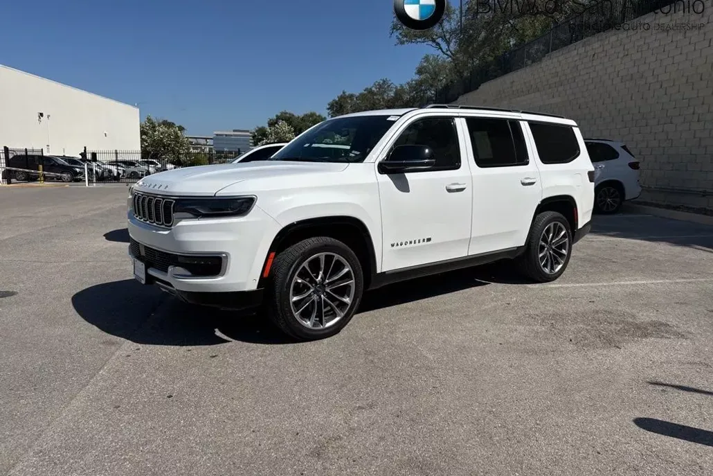 2023 Jeep Wagoneer Series III photo 1
