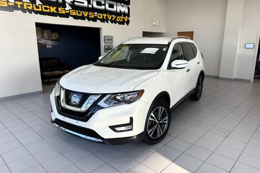 2017 Nissan Rogue SL photo 1