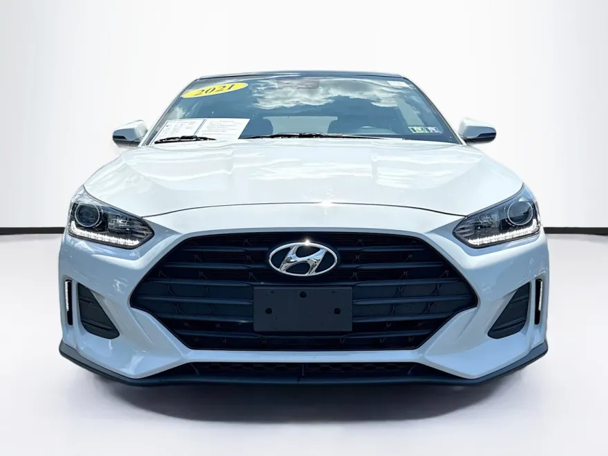 2021 Hyundai Veloster Premium photo 1