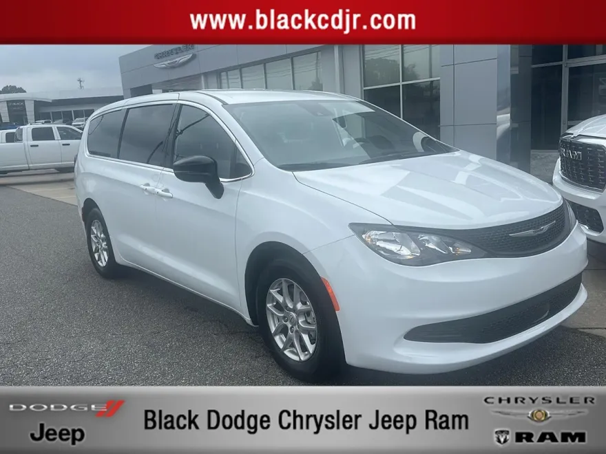 2026 Chrysler Voyager LX photo 1