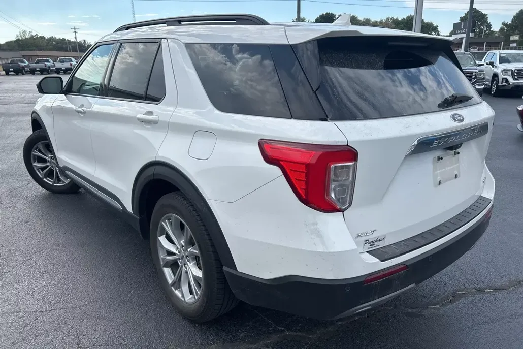 2020 Ford Explorer XLT photo 1