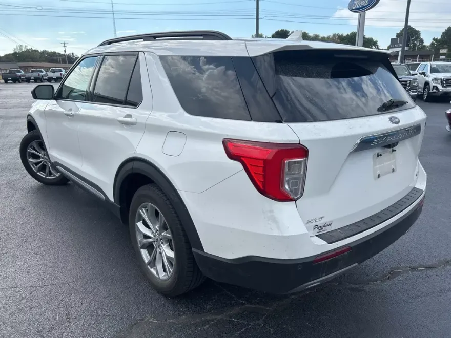 2020 Ford Explorer XLT photo 1