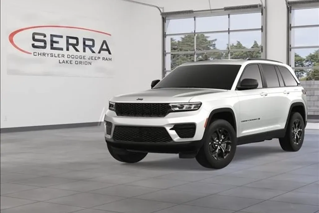 2025 Jeep Grand Cherokee Altitude photo 1