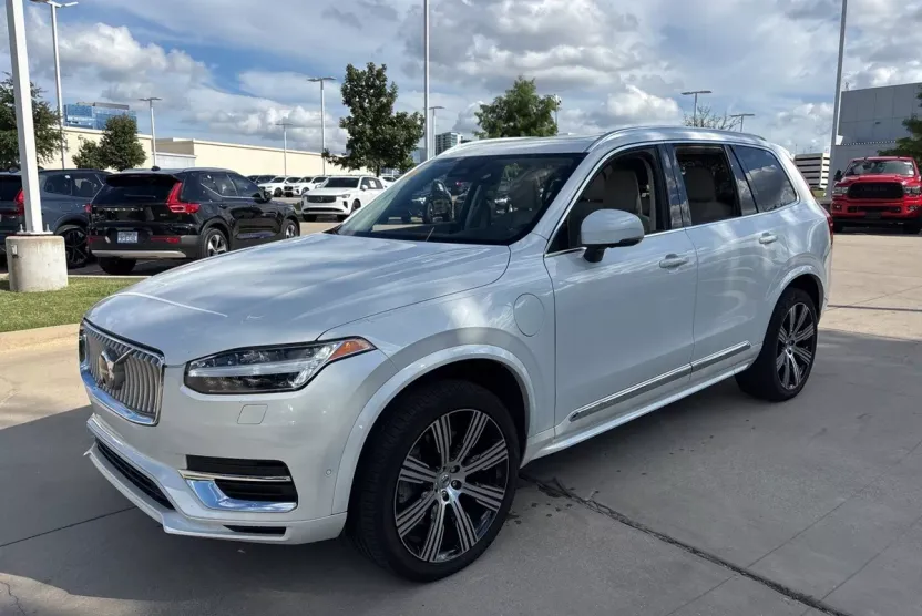 2024 Volvo XC90 Recharge T8 Plus photo 1