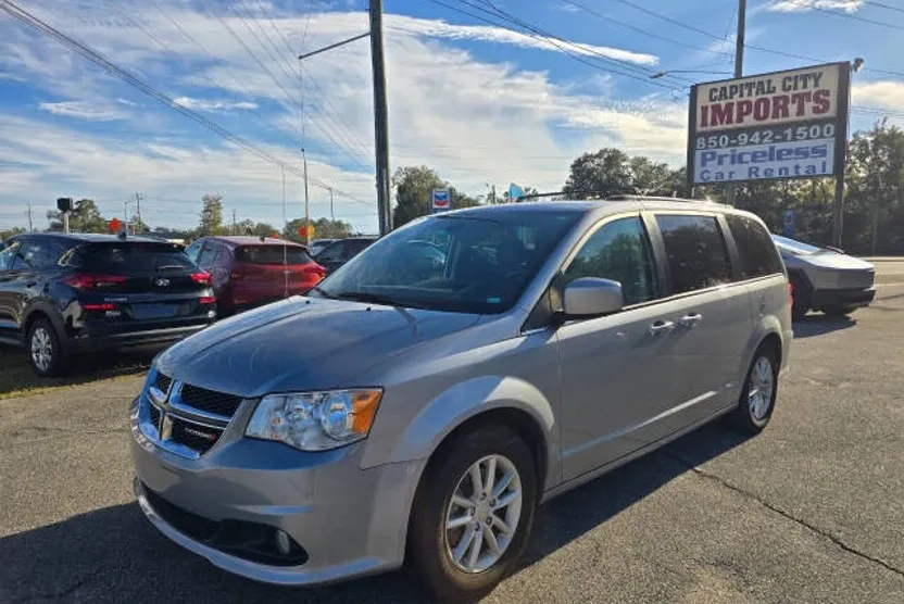 2019 Dodge Grand Caravan SXT photo 1