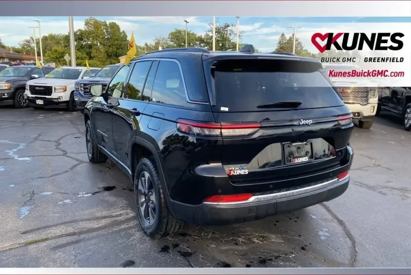 2024 Jeep Cherokee Limited 4xe photo 1
