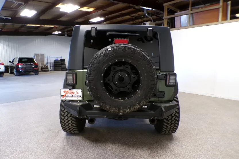 2008 Jeep Wrangler Unlimited Sahara photo 1
